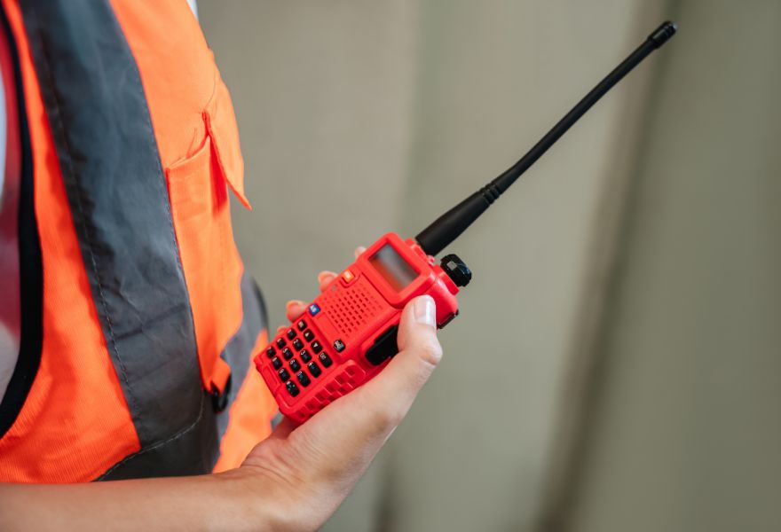 Historia de los radios de comunicación